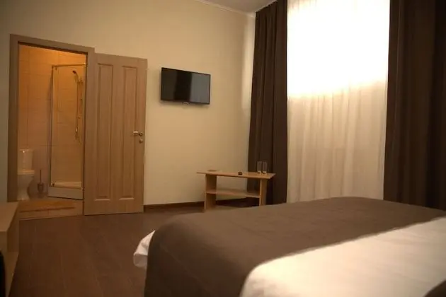 Standard Tek Büyük Yataklı Oda