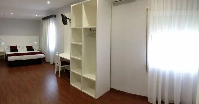 Tek Büyük veya İki Ayrı Yataklı Oda