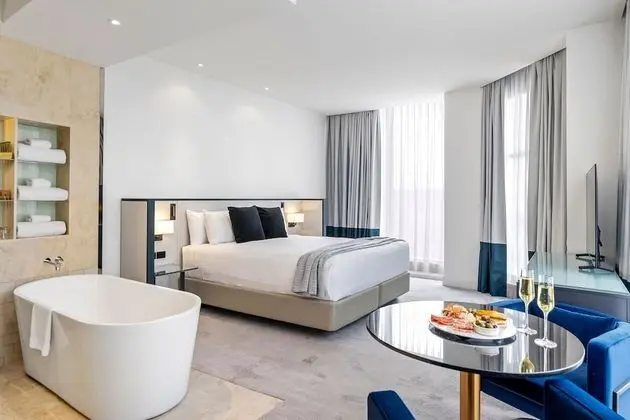 Premium Oda, 1 En Büyük (King) Boy Yatak, Köşe (Peppers, Deluxe)