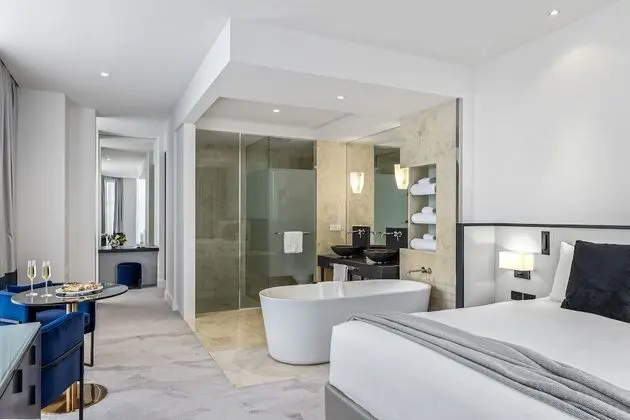 Premium Oda, 1 En Büyük (King) Boy Yatak, Köşe (Peppers, Deluxe)