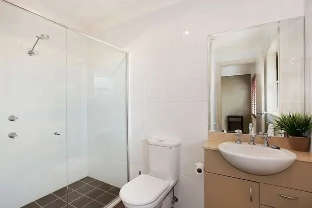 Ev, 4 Yatak Odası (4 Bathroom)