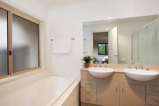 Ev, 4 Yatak Odası (4 Bathroom)