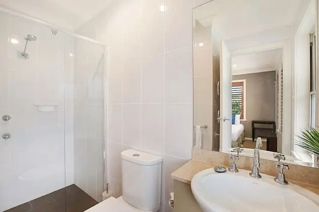 Ev, 4 Yatak Odası (4 Bathroom)