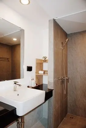 Deluxe Oda, Sigara İçilmez