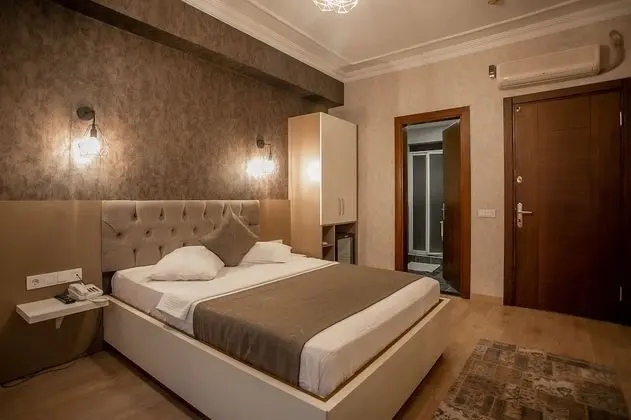 Standard Tek Büyük Yataklı Oda