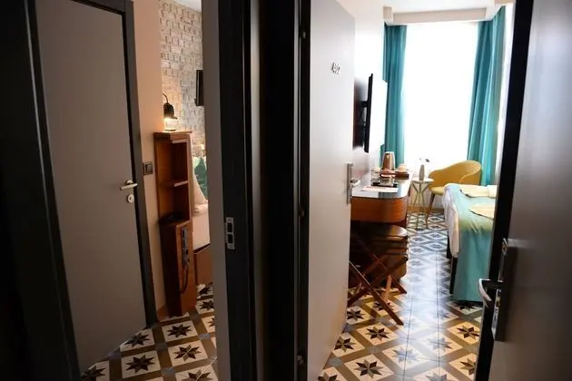 Connecting 2 Double Rooms