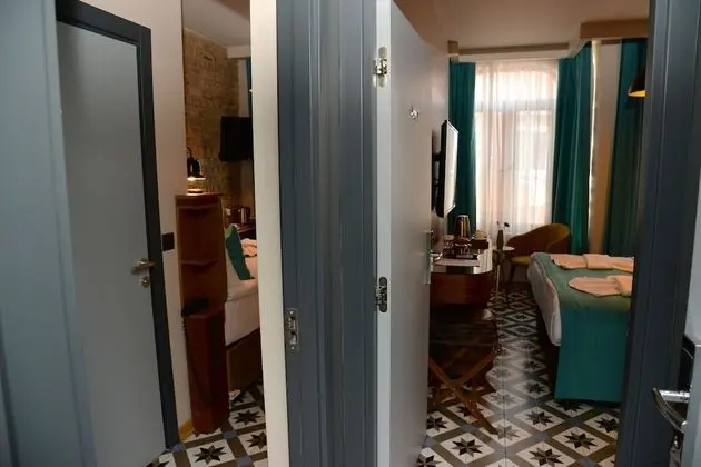 Connecting 2 Double Rooms