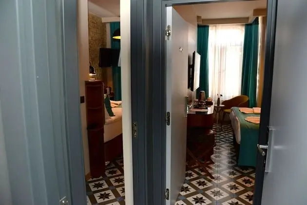 Connecting 2 Double Rooms
