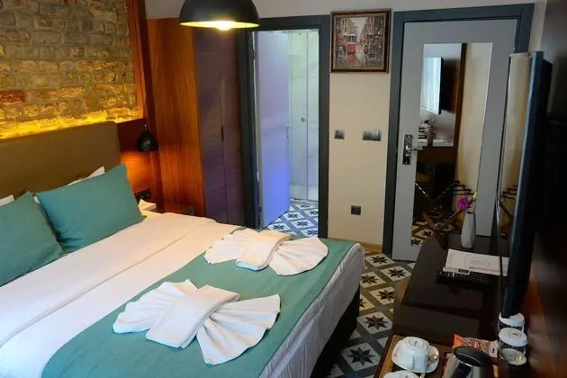 Connecting 2 Double Rooms