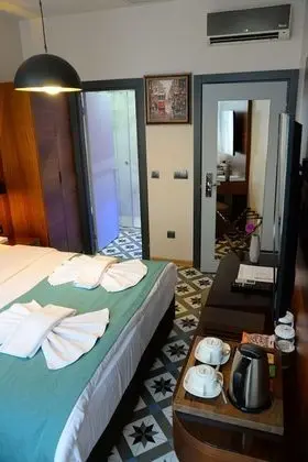 Connecting 2 Double Rooms