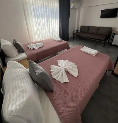 Aile Odası, Bahçe Manzaralı, Balkonlu