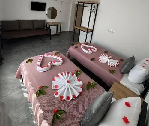 Aile Odası, Bahçe Manzaralı, Balkonlu