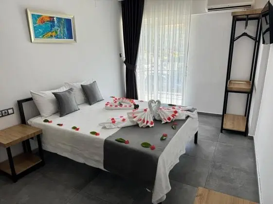 Standart Oda, Bahçe Manzaralı, Balkonlu