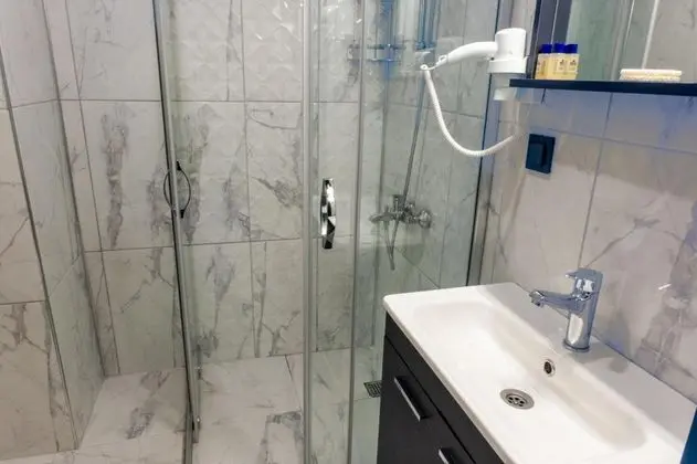Standart Oda, Sokak Manzaralı