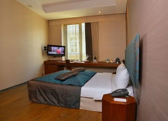 Standart Oda, Şehir Manzaralı
