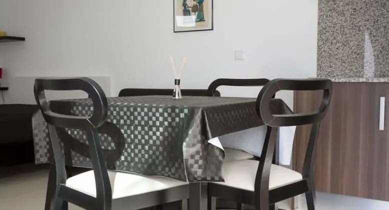 Stüdyo, 1 Büyük (Queen) Boy Yatak