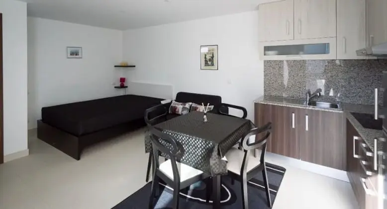 Stüdyo, 1 Büyük (Queen) Boy Yatak