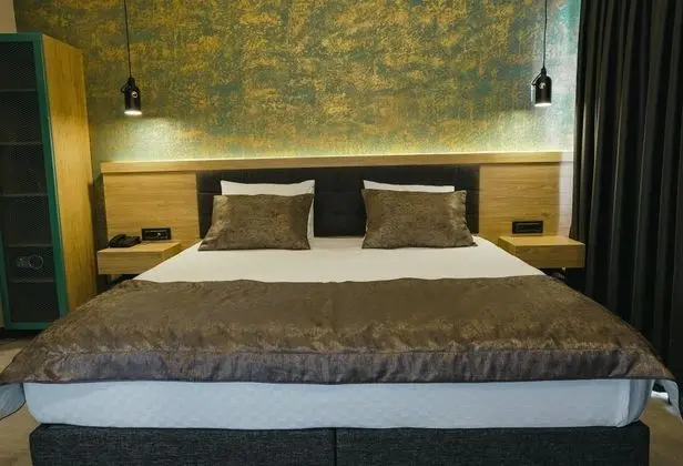 Deluxe Custom Room