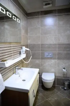Standart Oda, Sokak Manzaralı