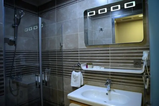 Standart Oda, Sokak Manzaralı
