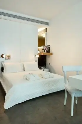 Modern Junior Art Suite