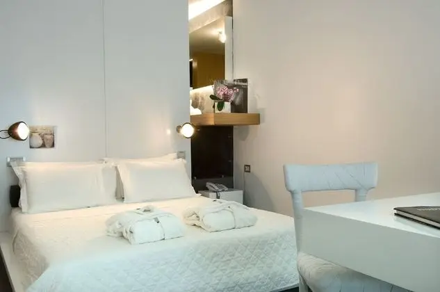 Modern Junior Art Suite