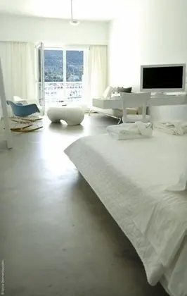 Modern Junior Art Suite