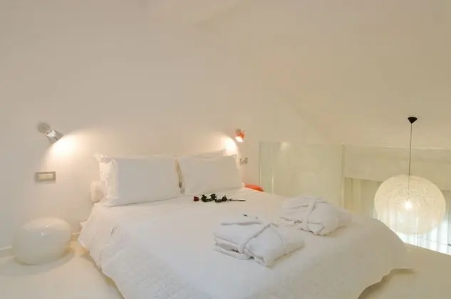 Modern Two-Level Premium Art Suite