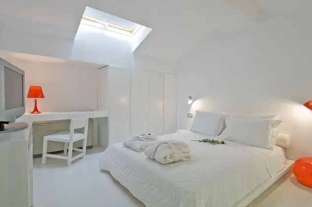 Modern Two-Level Premium Art Suite