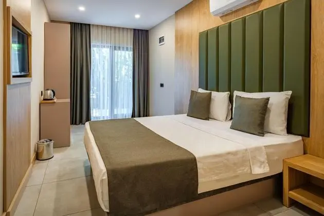 Deluxe Oda Balkonlu, Bahçe Manzaralı, Balkonlu
