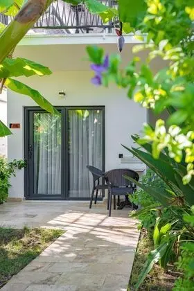 Deluxe Oda Balkonlu, Bahçe Manzaralı, Balkonlu