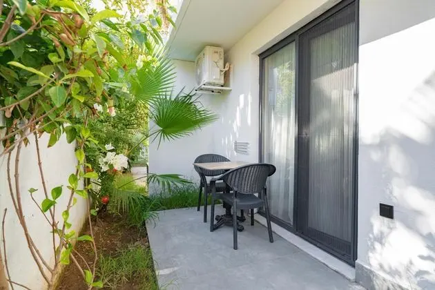 Deluxe Oda Balkonlu, Bahçe Manzaralı, Balkonlu