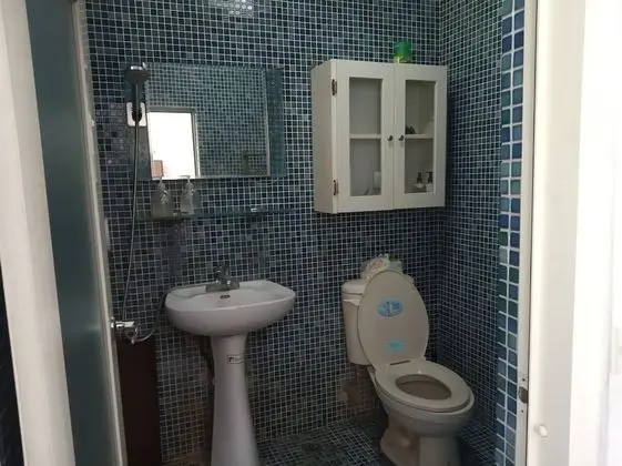 Ortak Ranzalı Oda, 1 Tek Kişilik Yatak
