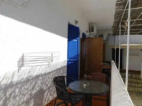 Üç Kişilik Oda