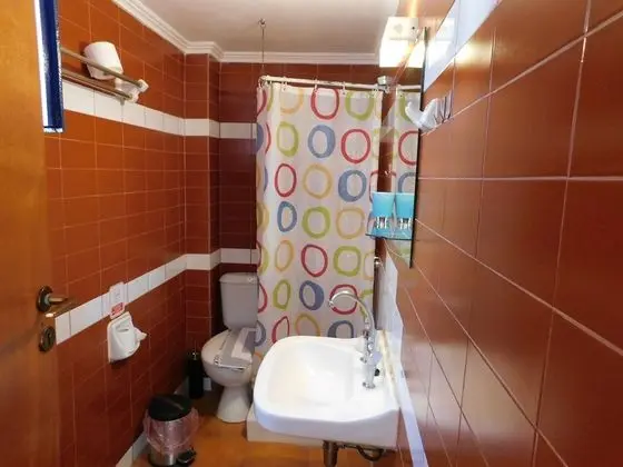 Üç Kişilik Oda