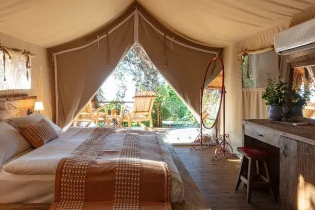 Suite, Deniz Manzaralı, Jakuzili ve Özel Bahçeli