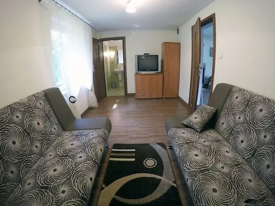 Ev