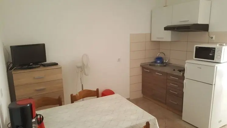 Apart Daire (Pere - parking and barbecue - A1(4))