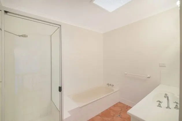 Ev (4 Bedrooms)