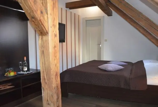 Tek Büyük Yataklı Oda