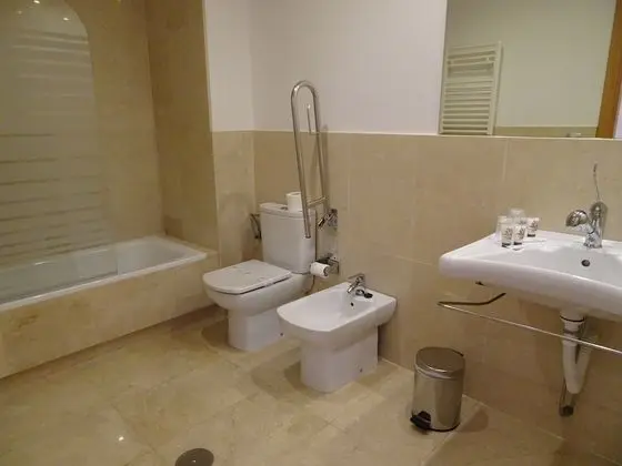 Basic Üç Kişilik Oda, 1 Yatak Odası, Engellilere Uygun, Kısmi Deniz Manzaralı