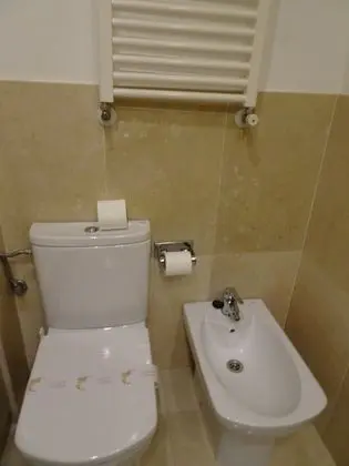 Büyük Yataklı Tek Kişilik Oda