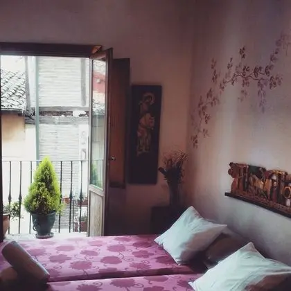 İki Ayrı Yataklı Oda, Ortak Banyo