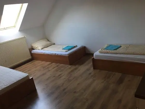 Üç Kişilik Oda, Ortak Banyo