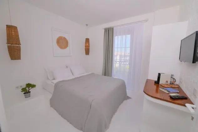 Standart Oda, Havuz ve Bahçe Manzaralı