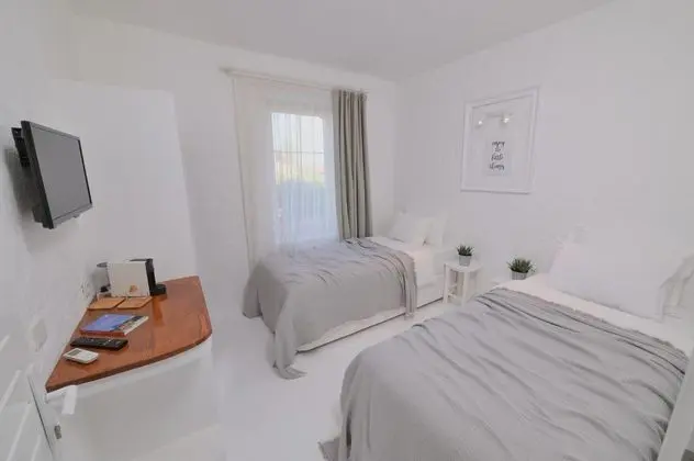 Standart Oda - İki Ayrı Yataklı, Havuz ve Bahçe Manzaralı