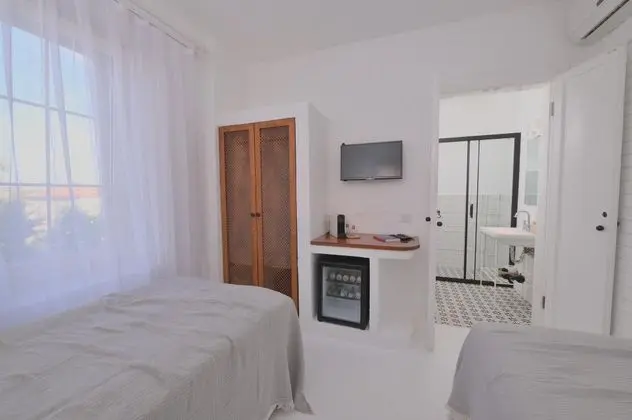Standart Oda - İki Ayrı Yataklı, Havuz ve Bahçe Manzaralı