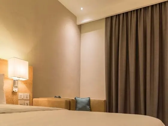 Deluxe Superior Room with King Size bed