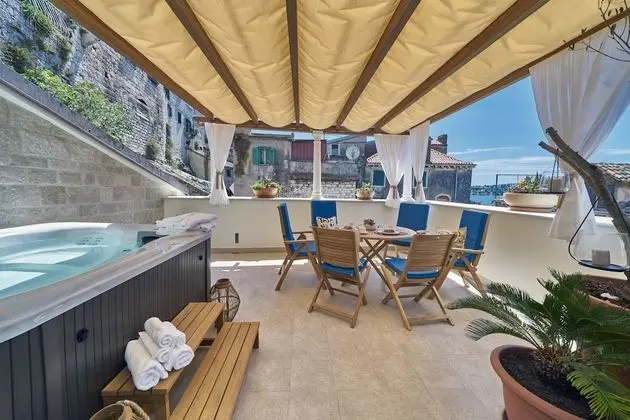 Deluxe Apart Daire, Deniz Manzaralı
