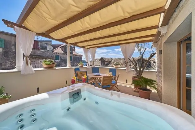 Deluxe Apart Daire, Deniz Manzaralı